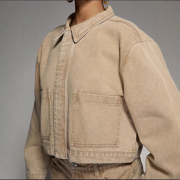 Moteriška džinsinė striukė su apykakle, ilgos rankovės, vienos eilės užsegimas, retro įkvėpta, pavasaris 2025