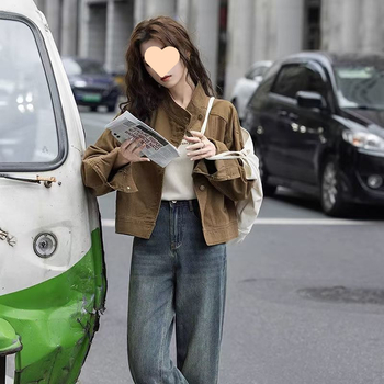 Paltas, laisvas kirpimas, polo apykaklė, viengubas užsegimas, medvilnės-denim medžiaga, ilgomis rankovėmis