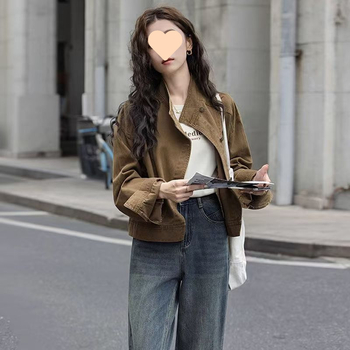 Paltas, laisvas kirpimas, polo apykaklė, viengubas užsegimas, medvilnės-denim medžiaga, ilgomis rankovėmis