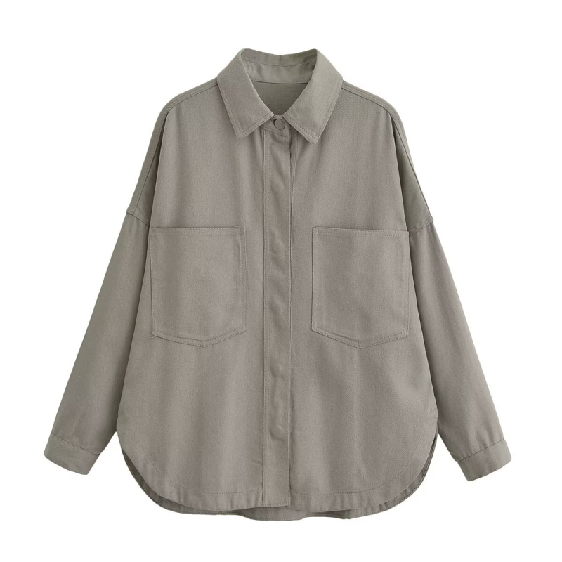 Džinsinė striukė mieste stiliaus, laisvas kirpimas, ilgomis rankovėmis, polo apykaklė