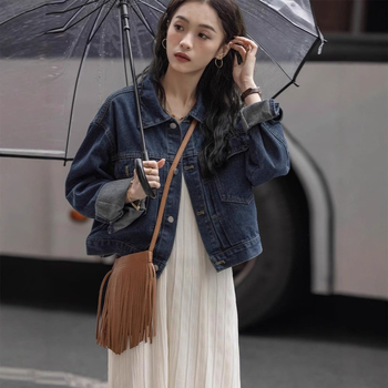 Trumpa džinsinė striukė su polo apykakle, ilgos rankovės, laisvas kirpimas, medvilnės audinys, ruduo 2024