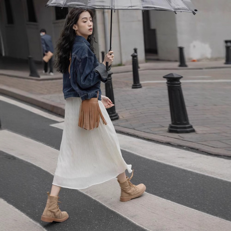 Trumpa džinsinė striukė su polo apykakle, ilgos rankovės, laisvas kirpimas, medvilnės audinys, ruduo 2024