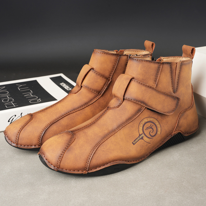 Martin csizmák valódi bőr felsőrésszel, pamut bélés, gumitalp, középmagas bokáig érő kivitel, oldalsó cipzárral.