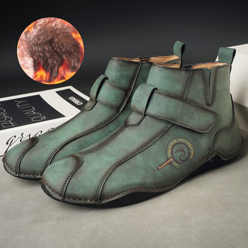 Martin csizmák valódi bőr felsőrésszel, pamut bélés, gumitalp, középmagas bokáig érő kivitel, oldalsó cipzárral.