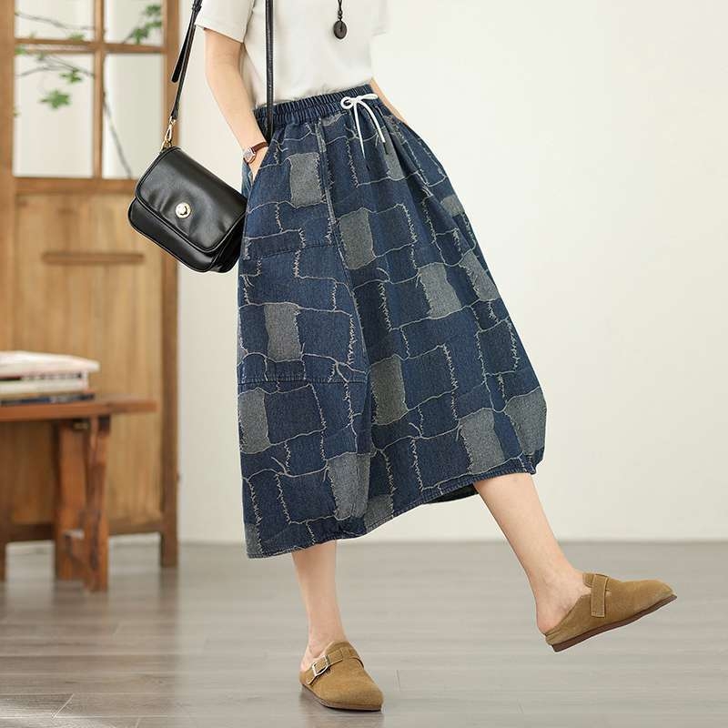 Пола с жакардова памучно-полиестерна материя, лалева кройка, средна дължина, за жени, лято 2025