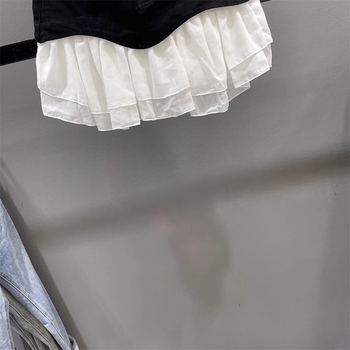 Τζιν φούστα Α-γραμμής με ριφλέ και συγκερασμένες ραφές σε κολλάζ, καλοκαίρι 2025, 50-70% βαμβάκι