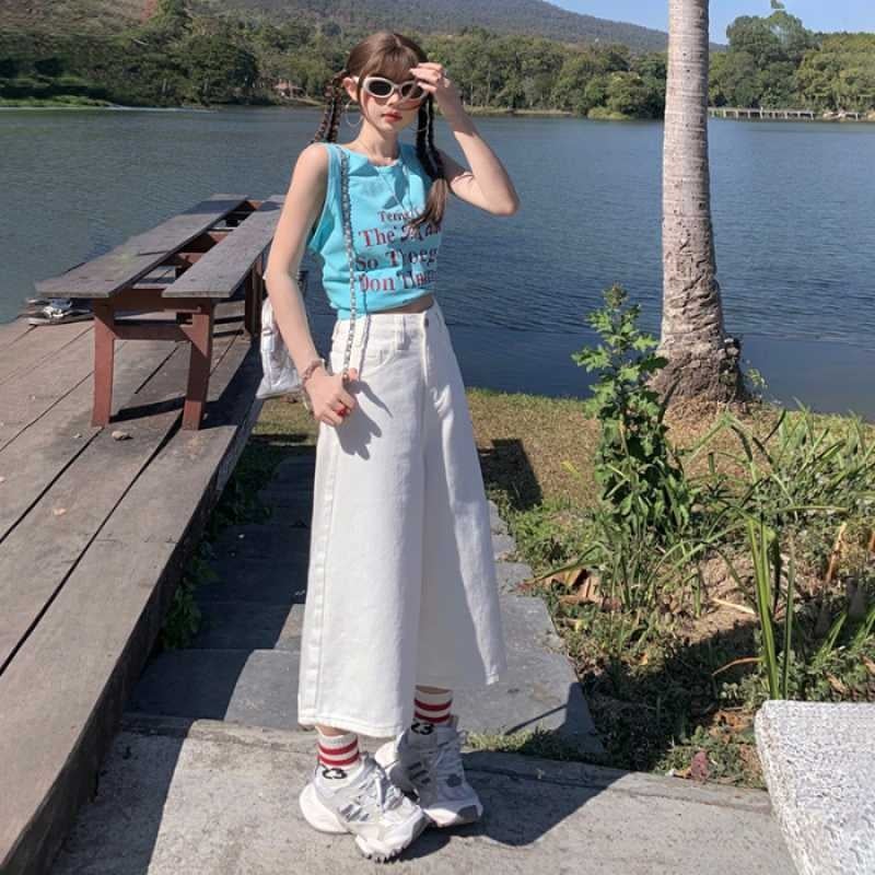 Magas derekú, széles szárú farmernadrág, Capri hosszúságú, pamut 80–90% és poliészter, városi stílus, tavasz 2025