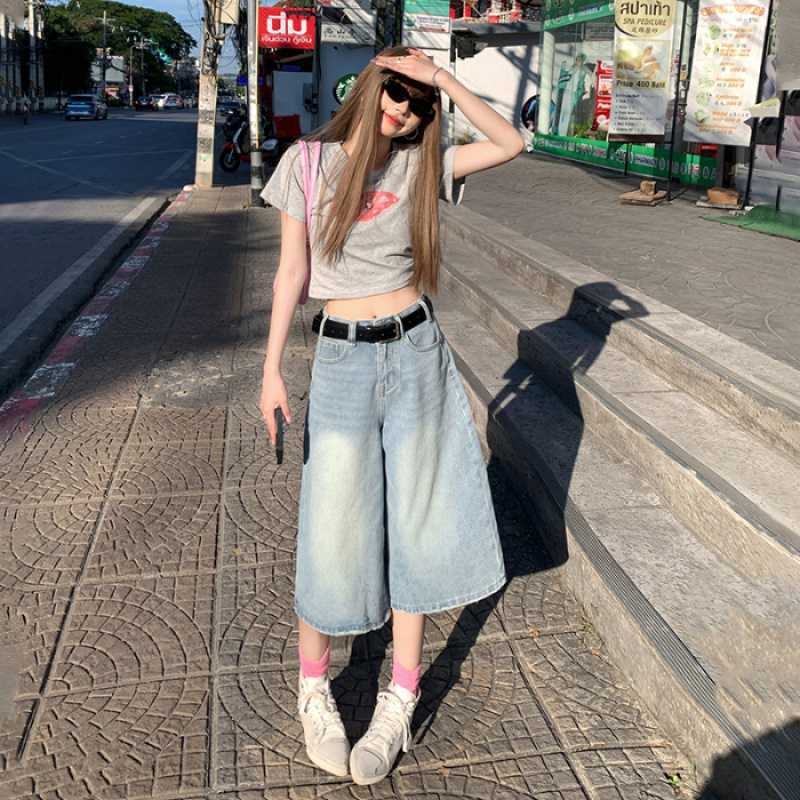 Magas derekú, széles szárú farmernadrág, Capri hosszúságú, pamut 80–90% és poliészter, városi stílus, tavasz 2025