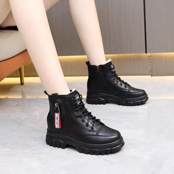 Női magas téli csizma fleece-beléssel, platformos sarokkal (3–5 cm), PU felsőrész, gumírozott talp