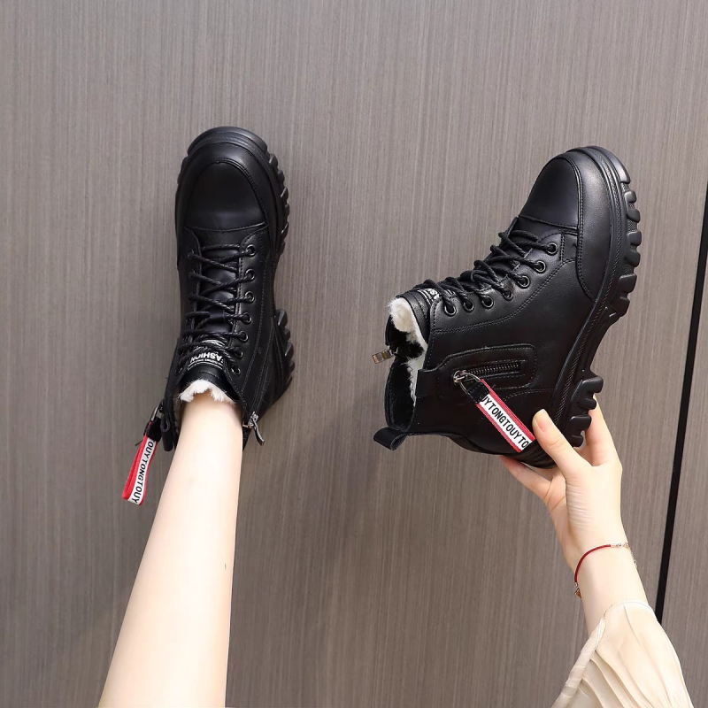 Női magas téli csizma fleece-beléssel, platformos sarokkal (3–5 cm), PU felsőrész, gumírozott talp