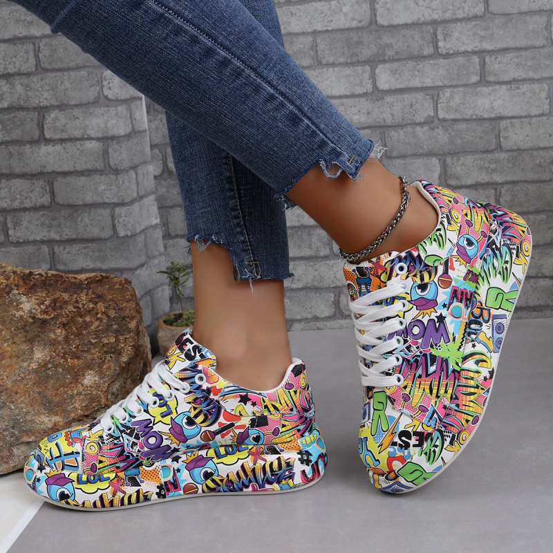 Sneaker cu imprimeu graffiti, partea superioară din PU, vârf rotund, talpă din cauciuc, înălțime călcâi 3-5 cm