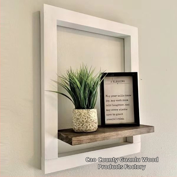 Ξύλινο ράφι αποθήκευσης τοίχου με ορθογώνιο πλαίσιο φωτογραφιών, μοντέρνος μινιμαλιστικός σχεδιασμός.