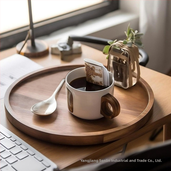 Koka apaļš trauks, mūsdienīgs vienkāršs stils, vienkrāsains dizains, piemērots tējai un uzkodām.