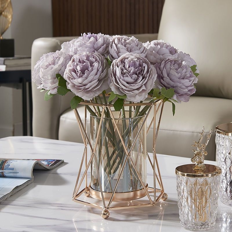 Šilko gėlių rinkinys – peonijos veislė, medžiaga: šilkas; gamybos technika: švelnus prisilietimas; tinka svetainės ir valgomojo stalo dekoravimui