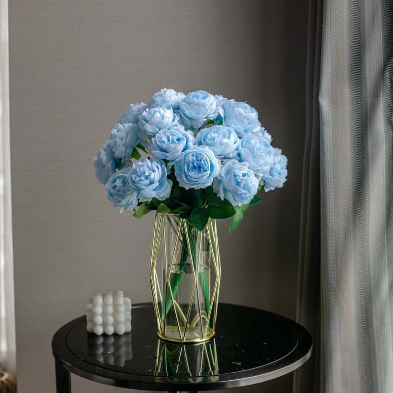 Šilko gėlių rinkinys – peonijos veislė, medžiaga: šilkas; gamybos technika: švelnus prisilietimas; tinka svetainės ir valgomojo stalo dekoravimui