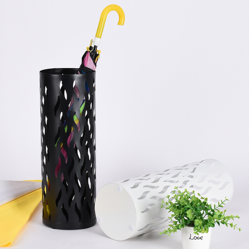 Dzelzs lietussargu uzglabāšanas statīvs, vienkāršs un mūsdienīgs stilā, izlaists 2024. gada rudens, piemērots viesnīcas hallei un mājas uzglabāšanai.