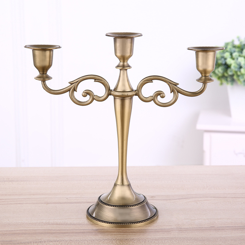 Lavapan svijećnjak, metalna legura, uređivanje doma, kartonsko pakiranje (Brand: lavapan; Materijal: legura; Kategorija: svijećnjak, predmeti za svijeće; Pogodno za: uređenje doma; Pakiranje: karton)