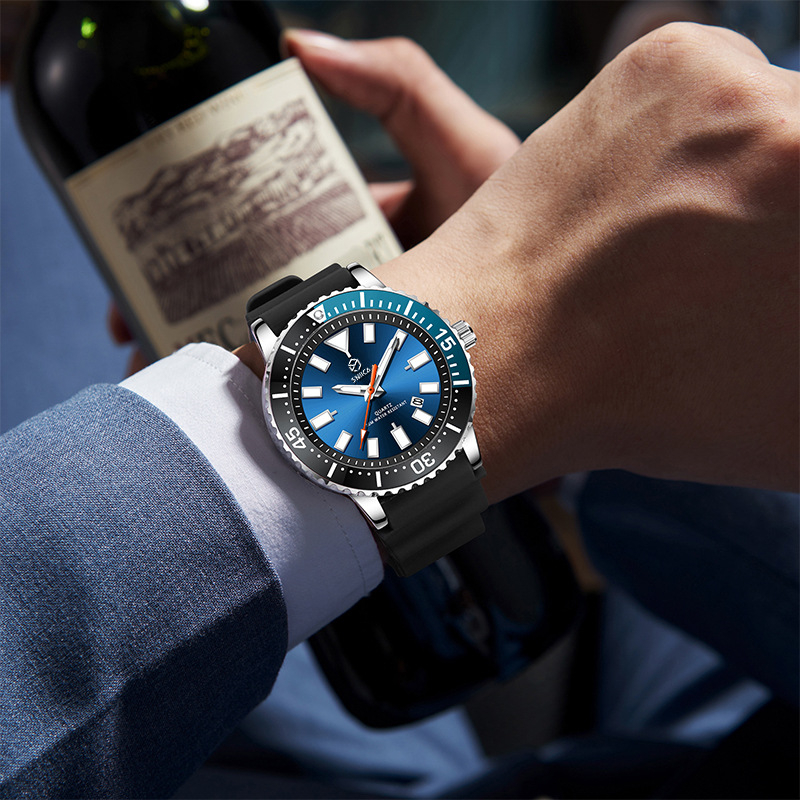 Мъжки кварцов часовник Schniga – водоустойчив 30 м, аналогов дисплей, силиконов ремък, корпус от сплав, минерално подсилено стъкло, спирална корона