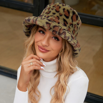 Рибарска шапка от изкуствен пух с леопардов принт за жени, топла за зимата