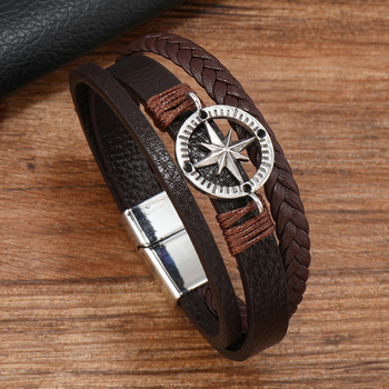 Férfiaknak készült karkötő cinkötvözetből — kézzel készült, többszintű szövés, geometriai retro stílus, kerek lemez nyolcágú csillaggal