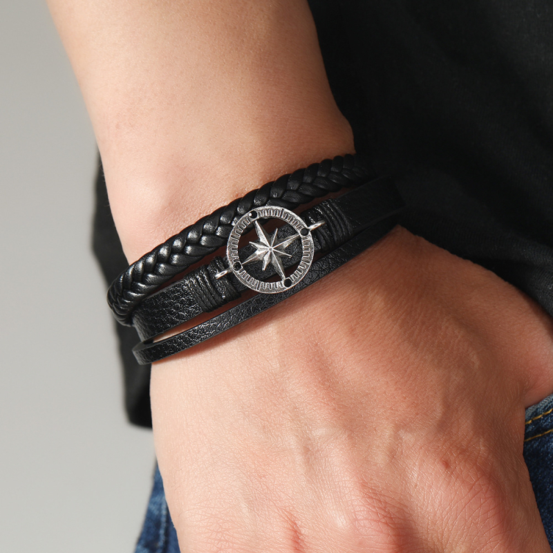 Férfiaknak készült karkötő cinkötvözetből — kézzel készült, többszintű szövés, geometriai retro stílus, kerek lemez nyolcágú csillaggal