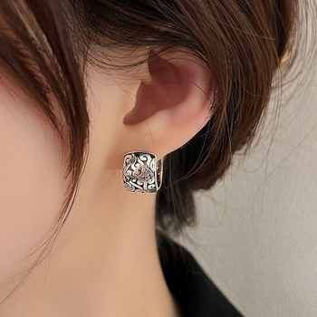 Χαλκού γεωμετρικά κούφια σκουλαρίκια με ακίδες S925, ηλεκτροπλατινωμένα, σε στυλ Νέου Κινέζικου