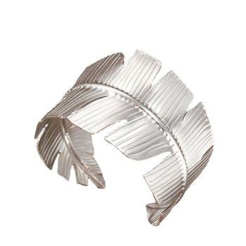 Ανοικτό βραχιόλι από ανοξείδωτο χάλυβα με ακανόνιστη υφή και ευρύ μπροστινό μέρος, ηλεκτροπλατινοποίηση, βάρος 11–37 g