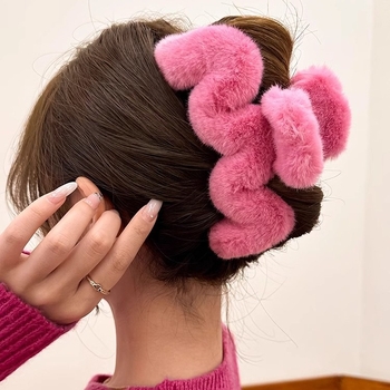 Κλιπ μαλλιών από plush, γκριπερ στυλ, χειροποίητο (Υλικό: plush; Στυλ: γκριπερ; Κατατάξεις: γκριπερ κλιπ; Κατηγορία: αξεσουάρ μαλλιών)