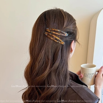 Elsie Κλιπ μαλλιών με 2-In γαλλικό ρετρό φράντζ – Χειροποίητο, πλαστικό/κράμα, πλευρικό κλιπ, γυναικείο αξεσουάρ κεφαλής, Καλοκαίρι 2024