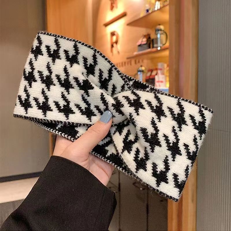 Κορεατικό στυλ πλεκτή κορδέλα μαλλιών με σχέδιο houndstooth, ευρύ γείσο, διαμαντένιος σχεδιασμός, άνοιξη 2024