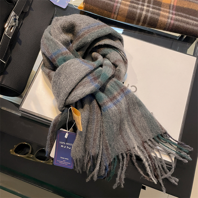 Šal od 100% vune s kariranim uzorkom — unisex, zima, minimalistički