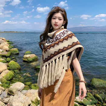 Πλεκτή εξωτερική κάπα σε εθνοτυπικό στυλ με φούντες (Συλλογή άνοιξη 2025, άνοιξη, πλεκτή εξωτερική κάπα, φούντες)