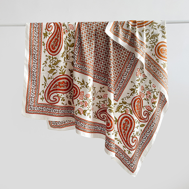 Haoz kvadratni šal od twill-saten tkanine s geometrijskim printom – elegantan, lagan luksuz
