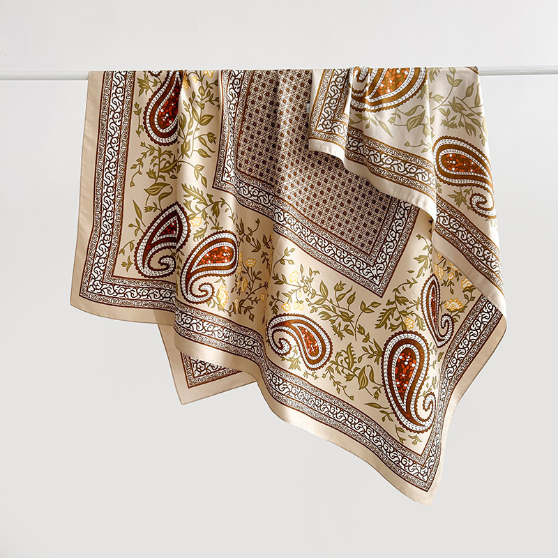 Haoz kvadratni šal od twill-saten tkanine s geometrijskim printom – elegantan, lagan luksuz