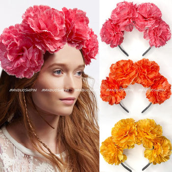 Κορδέλα για το κεφάλι με μεγάλα λουλούδια – τεχνητά υφασμάτινα πεόνια και γαρύφαλλα, χειροποίητη, πλαστικό/ρητίνη, άνοιξη 2025, αγροτικό ύφος