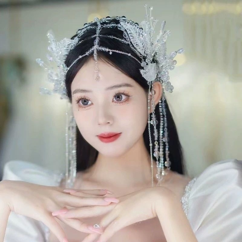 Κορεατικού στυλ κρυστάλλινος κεφαλόδεσμος με φλοράλ σχέδιο και κρόσια — νυφικό αξεσουάρ μαλλιών, διαθεσιμότητα εξατομίκευσης.