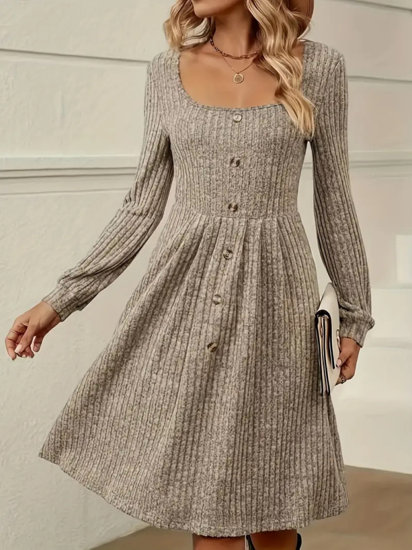 Rochie în linie A, guler pătrat, mâneci lungi, material poliester solid, toamna 2024.