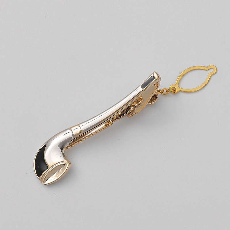 Divu tonnu kaklasaistes klips; materiāls: vara; motīvi: muzikālais instruments, lidmašīna, burāšana; stils: plakana galva; universāls; apstrāde: elektroplakēšana; izcelsme: Zhejiang