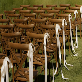 Kėdės dekoras su kaspinu (Medžiaga: Audinys; Naudojimo paskirtis: Vestuvės; Kategorija: Kitos vestuvinės prekės)