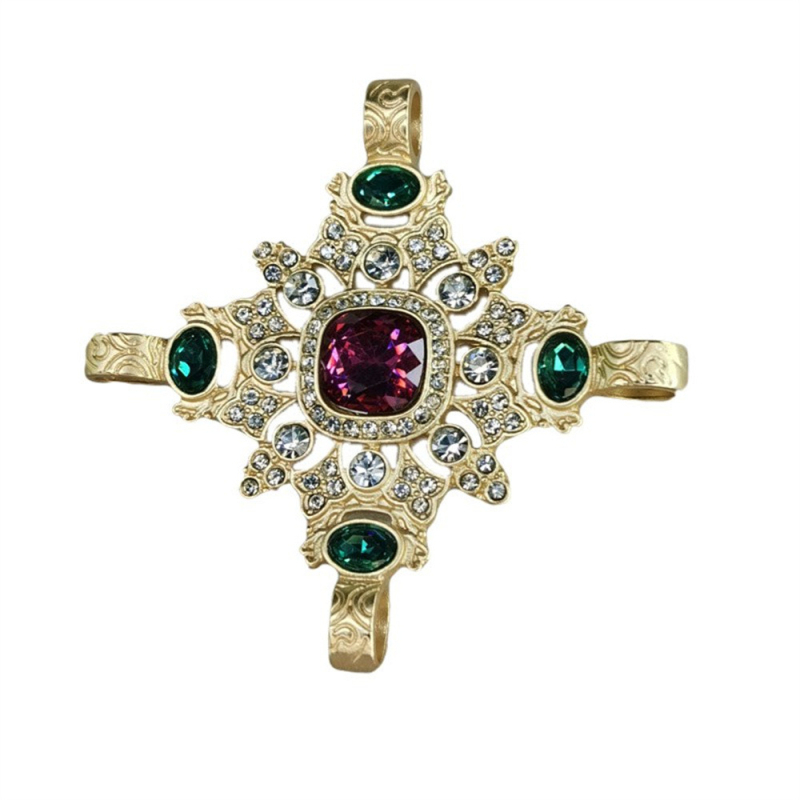 Broșă din aliaj (Material: aliaj; Stil: feminin, medieval/baroc; Design: geometric; Finisare: electroplacare; Piatră: rășină)