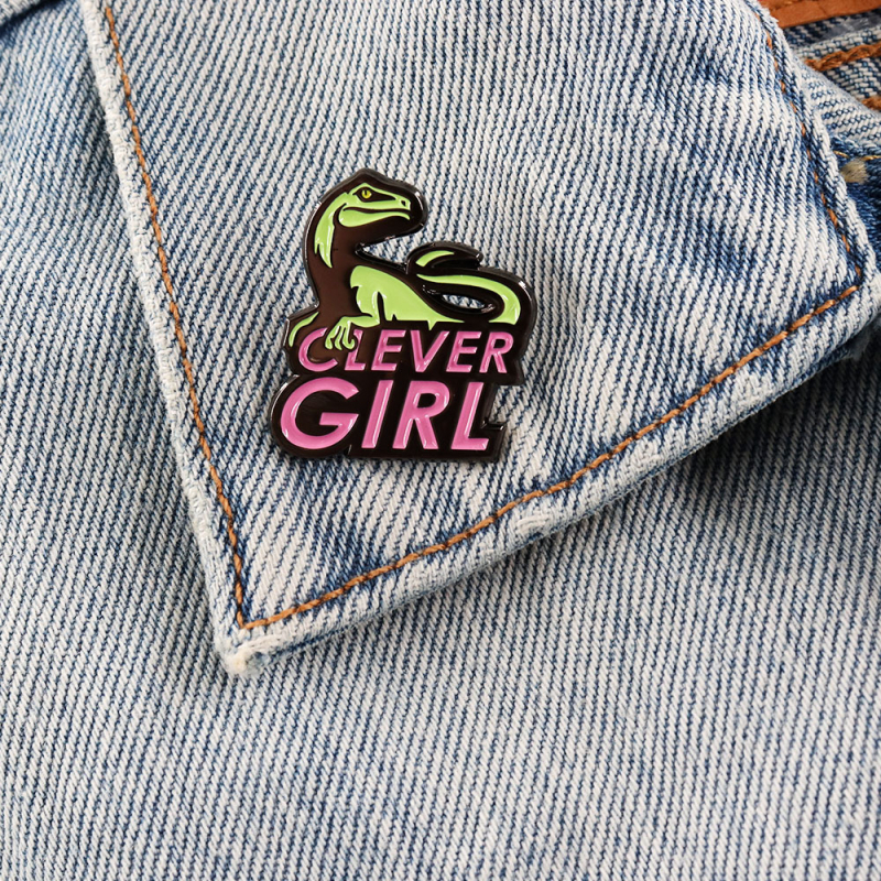 Jurassic Park broš dinosaura oblika, emajliran, od legure, dekorativan, unisex