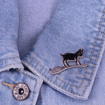 Καρφίτσα με σμάλτο μοτίβο άγριας κατσίκας (Μέταλλο; Στυλ: Unisex; Λειτουργία: διακόσμηση; Έτος/Σεζόν: Άνοιξη 2022)