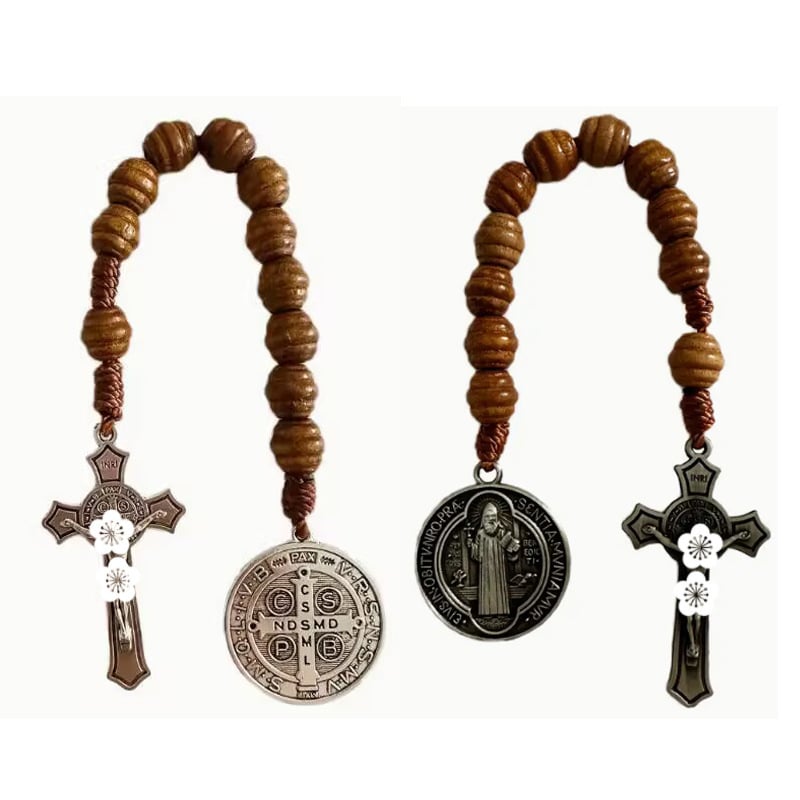 Молитвен броеница със Свети Бенедикт, кръст от сплав и дървени мъниста, метална изработка, пролет 2025