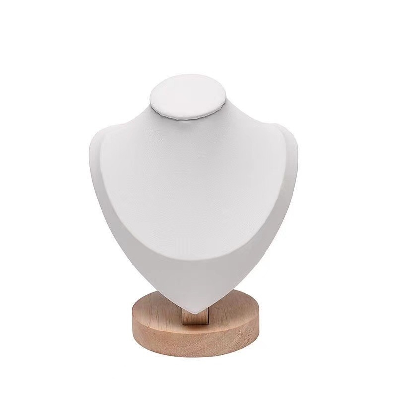 Stalak za izlaganje ogrlica - monolitni model, masivno drvo, uspravni prikaz, marka Year of Prayer