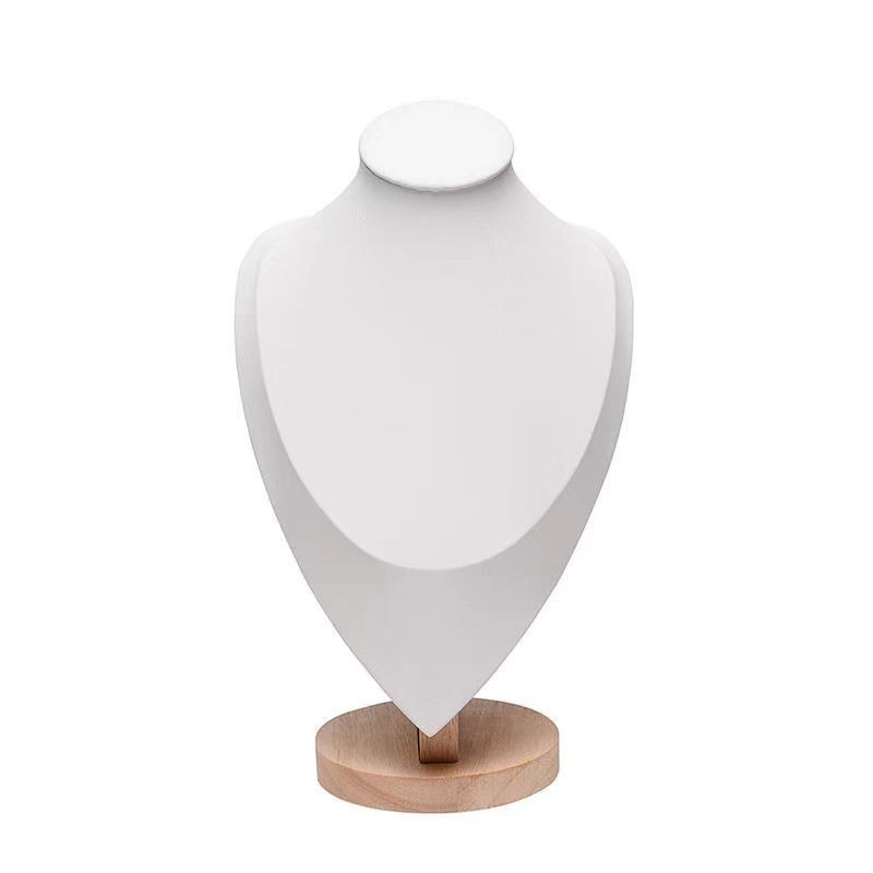 Stalak za izlaganje ogrlica - monolitni model, masivno drvo, uspravni prikaz, marka Year of Prayer