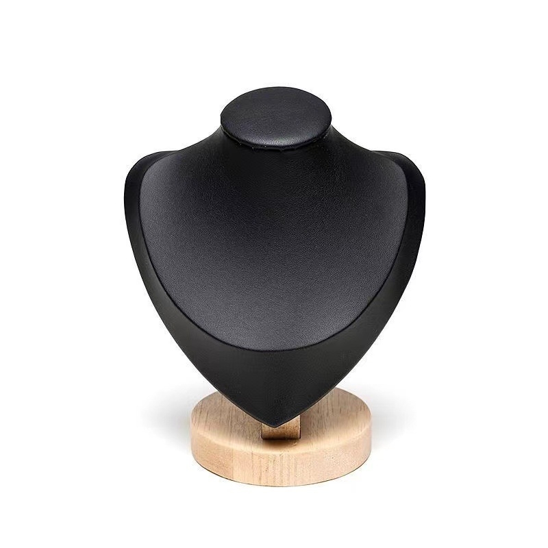 Stalak za izlaganje ogrlica - monolitni model, masivno drvo, uspravni prikaz, marka Year of Prayer