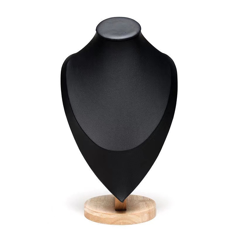 Stalak za izlaganje ogrlica - monolitni model, masivno drvo, uspravni prikaz, marka Year of Prayer