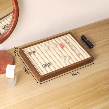 Δίσκος επίδειξης κοσμημάτων με χάντρες – πολυτελής ρετρό σχεδίαση, μεγάλη χωρητικότητα, επιτραπέζιος οργανωτής για δαχτυλίδια, κολιέ, βραχιόλια και σκουλαρίκια. Υλικό: τιτάνιο ατσάλι. Κατασκευή: μονόροφος. Βάρος: 345 g