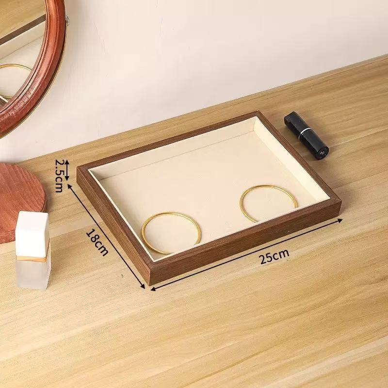 Δίσκος επίδειξης κοσμημάτων με χάντρες – πολυτελής ρετρό σχεδίαση, μεγάλη χωρητικότητα, επιτραπέζιος οργανωτής για δαχτυλίδια, κολιέ, βραχιόλια και σκουλαρίκια. Υλικό: τιτάνιο ατσάλι. Κατασκευή: μονόροφος. Βάρος: 345 g