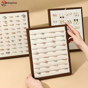 Βάση προβολής κοσμημάτων για δαχτυλίδια και σκουλαρίκια – ξύλινη, τετράγωνος σχεδιασμός, μονοεπίπεδη, κατασκευή με συνδέσεις